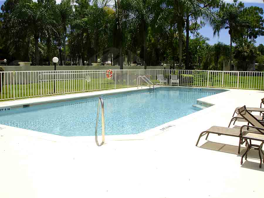 Deerwood Villas Community Pool and Sun Deck Furnishings